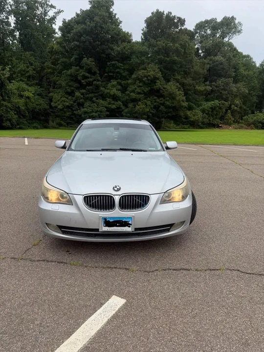 2009 BMW E60 5 Series Sedan - Image 2 of 10