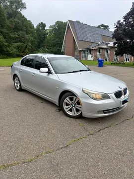 2009 BMW 5 Series 528i Sedan 4D