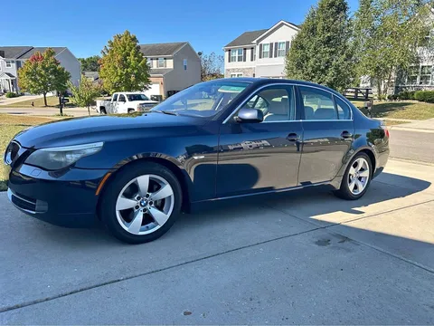 2009 BMW 5 Series 528i Sedan 4D