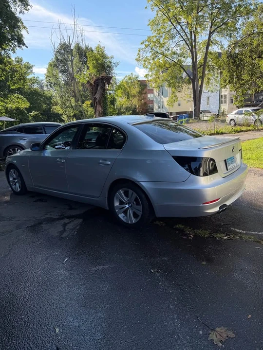 2009 BMW E60 5 Series Sedan - Image 2 of 5