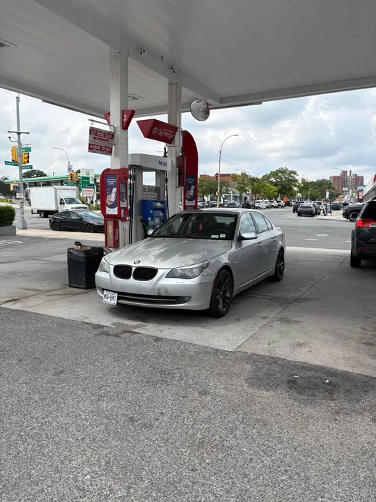 2009 BMW E60 5 Series Sedan - Image 4 of 6