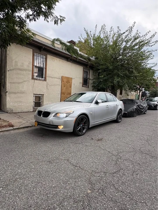 2009 BMW E60 5 Series Sedan - Image 2 of 6
