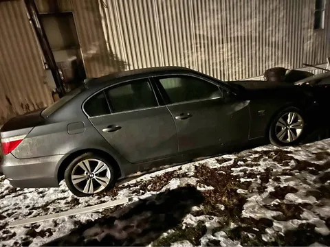 2009 BMW 5 Series 528i xDrive Sedan 4D