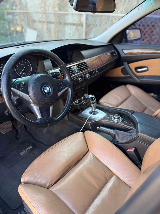 2009 BMW E60 5 Series Sedan - Image 2 of 4