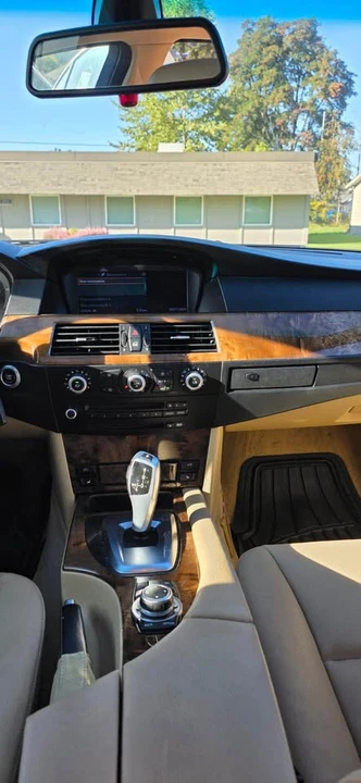 2009 BMW E60 5 Series Sedan - Image 8 of 15