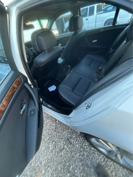 2009 BMW E60 5 Series Sedan - Image 11 of 20