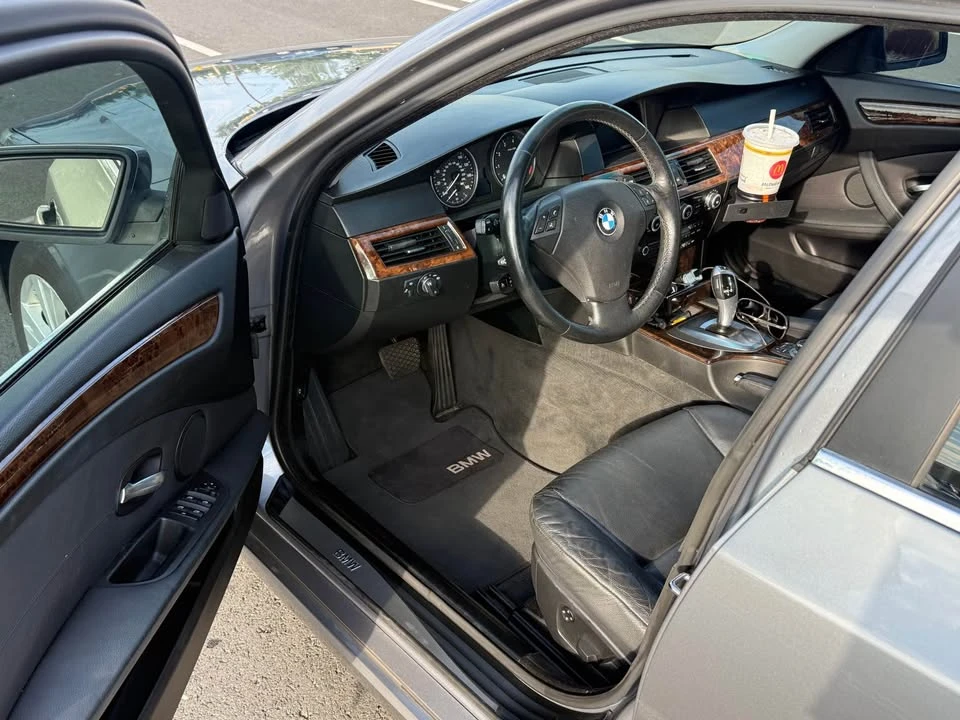 2009 BMW E60 5 Series Sedan - Image 10 of 20