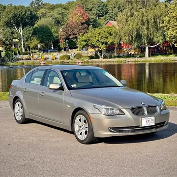 2009 BMW 5 Series 528i xDrive Sedan