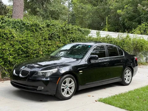2009 BMW 5 Series 528xi Sedan 4D