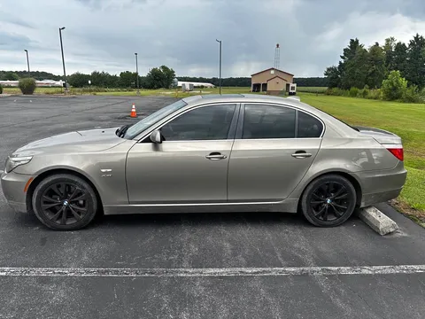 2009 BMW 5 Series 530i xDrive Sedan
