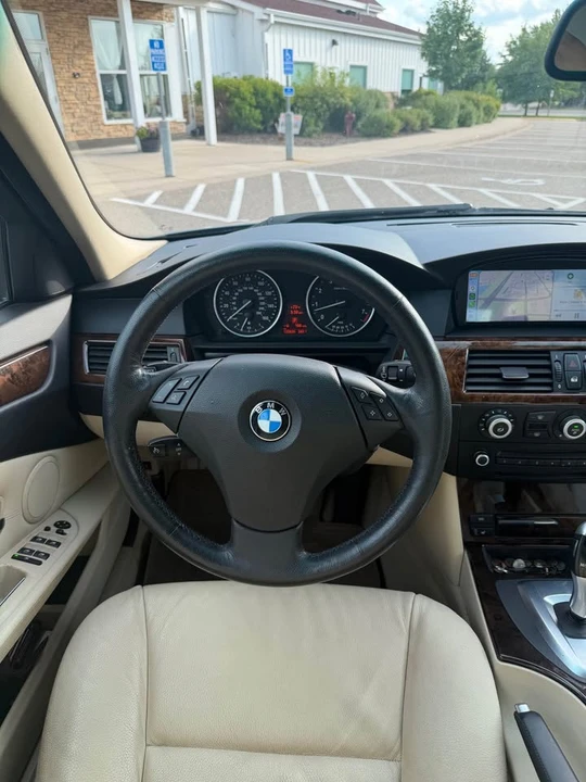 2009 BMW E60 5 Series Sedan - Image 12 of 16