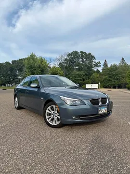 2009 BMW 5 Series 530xi Sedan 4D