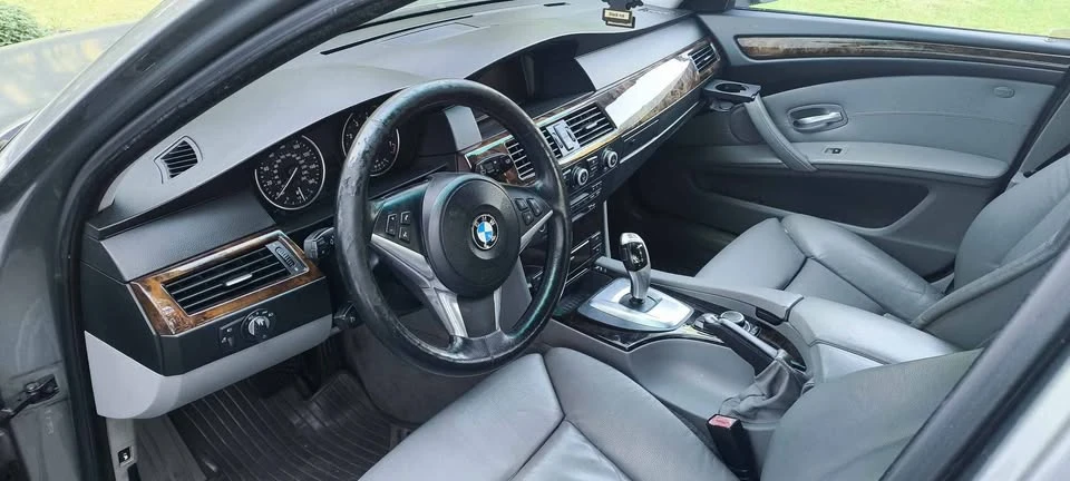 2009 BMW E60 5 Series Sedan - Image 5 of 5