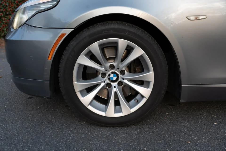 2009 BMW E60 5 Series Sedan - Image 2 of 17