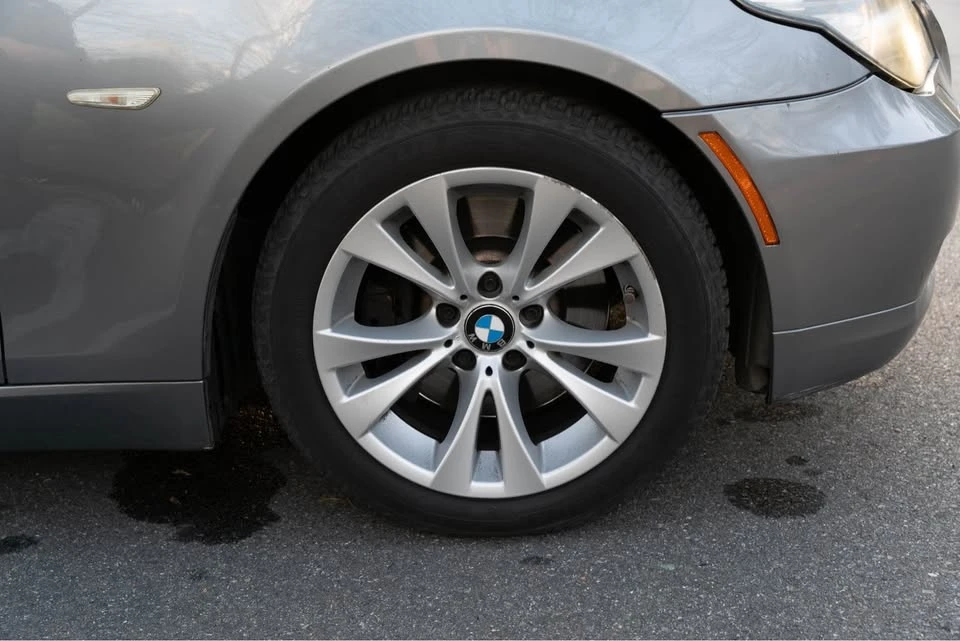 2009 BMW E60 5 Series Sedan - Image 5 of 17