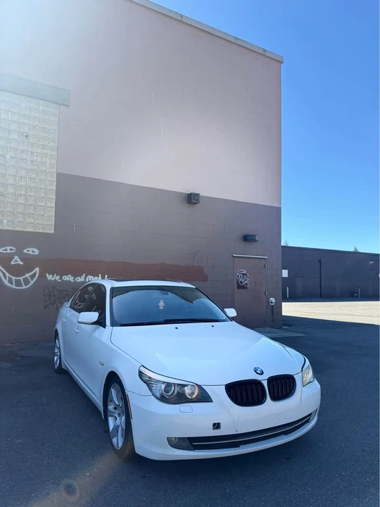 2009 BMW E60 5 Series Sedan - Image 2 of 19