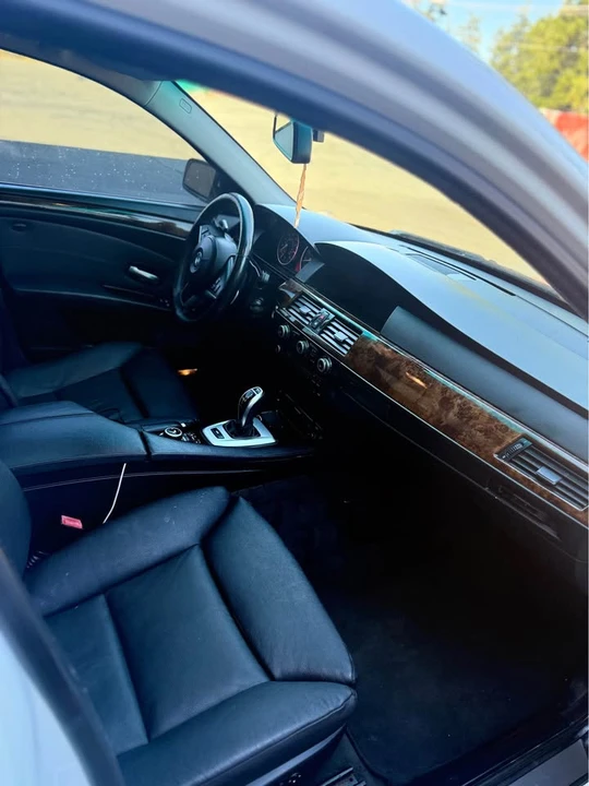 2009 BMW E60 5 Series Sedan - Image 13 of 19