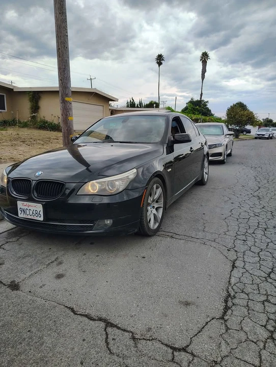 2009 BMW E60 5 Series Sedan - Image 2 of 4