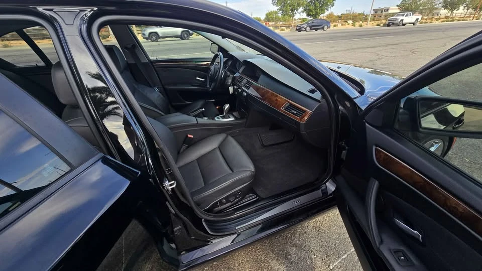 2009 BMW E60 5 Series Sedan - Image 9 of 17