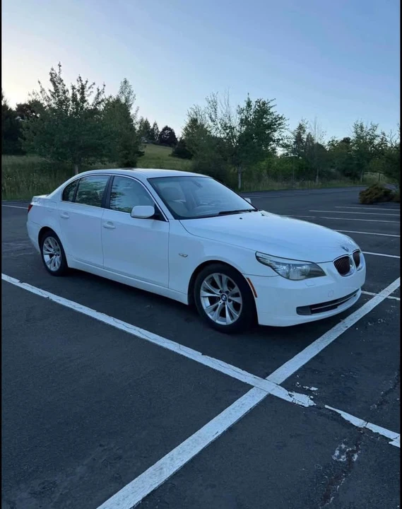 2009 BMW E60 5 Series Sedan - Image 7 of 13