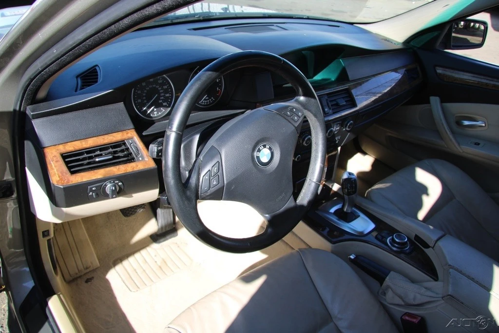 2009 BMW E60 5 Series Sedan - Image 14 of 21