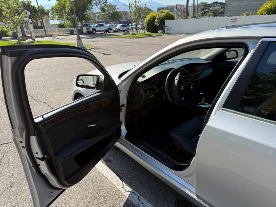 2009 BMW E60 5 Series Sedan - Image 9 of 15