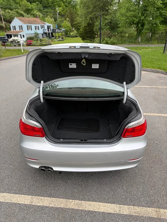 2009 BMW E60 5 Series Sedan - Image 8 of 16