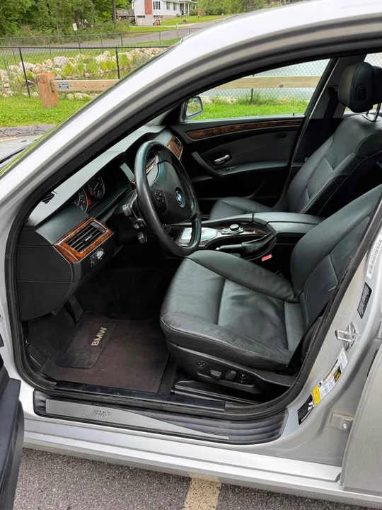 2009 BMW E60 5 Series Sedan - Image 13 of 16