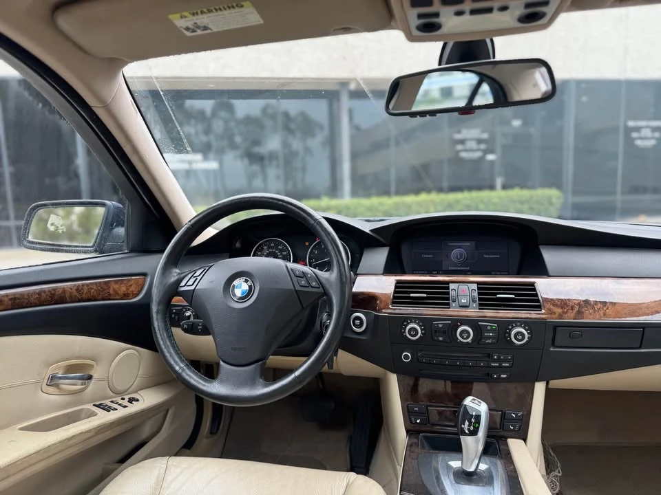 2009 BMW E60 5 Series Sedan - Image 14 of 19