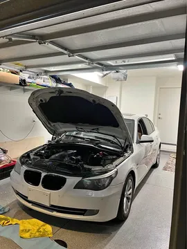 2009 BMW 5 Series 535xi Sedan 4D