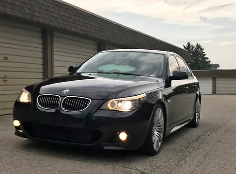 2009 BMW 5 Series 550i Sedan 4D