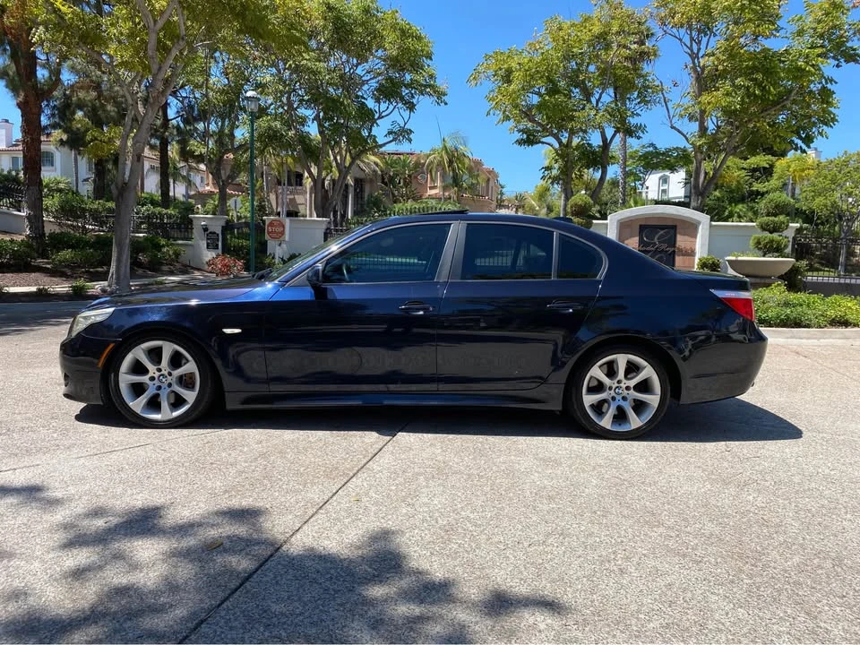 2009 BMW E60 545i & 550i Sedan - Image 14 of 20