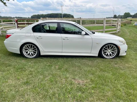 2009 BMW 5 Series 550i Sedan 4D