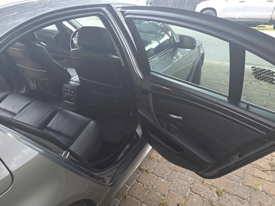 2009 BMW E60 545i & 550i Sedan - Image 7 of 12