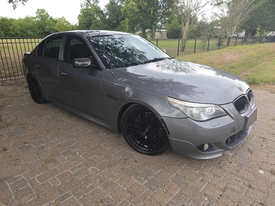 2009 BMW E60 545i & 550i Sedan - Image 5 of 12