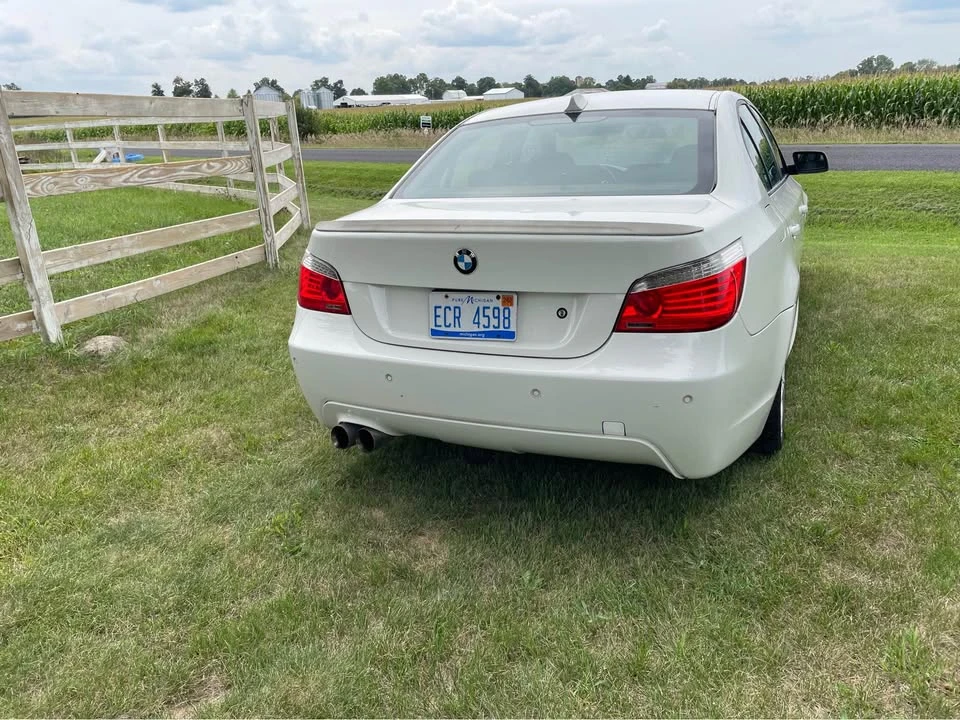2009 BMW E60 545i & 550i Sedan - Image 4 of 7