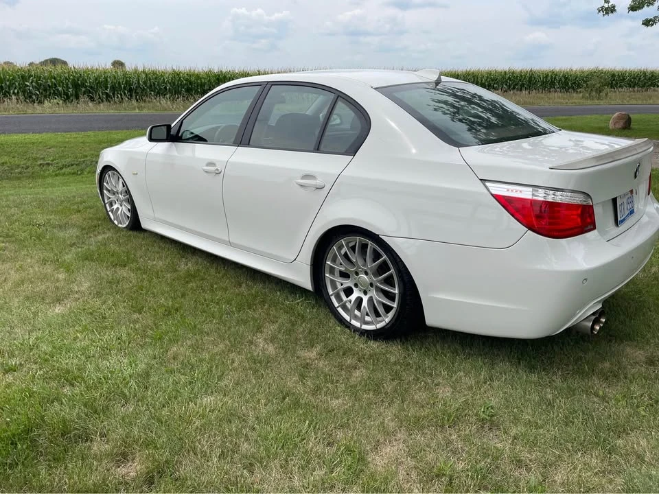 2009 BMW E60 545i & 550i Sedan - Image 2 of 7