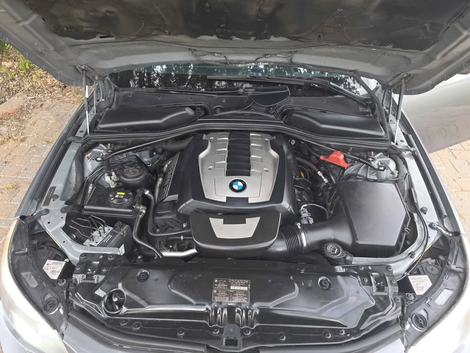 2009 BMW E60 545i & 550i Sedan - Image 10 of 12