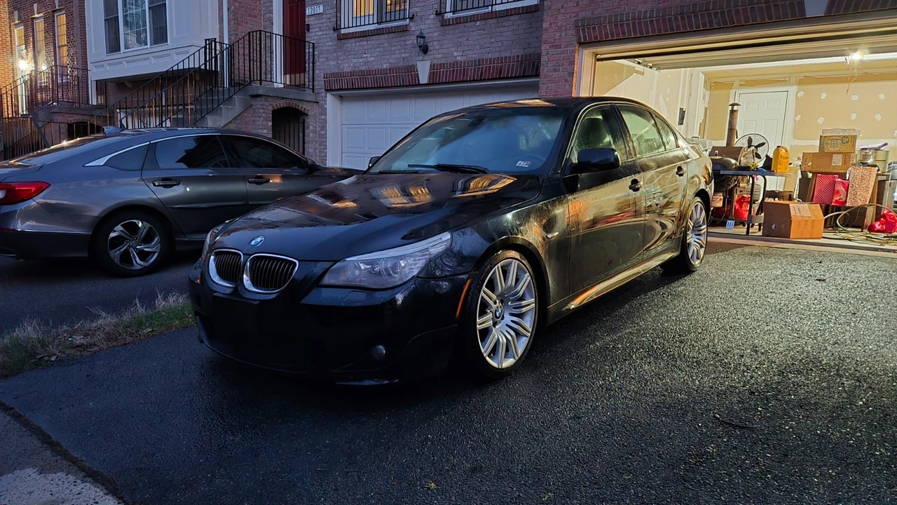 2009 BMW E60 5 Series Sedan - Image 2 of 16