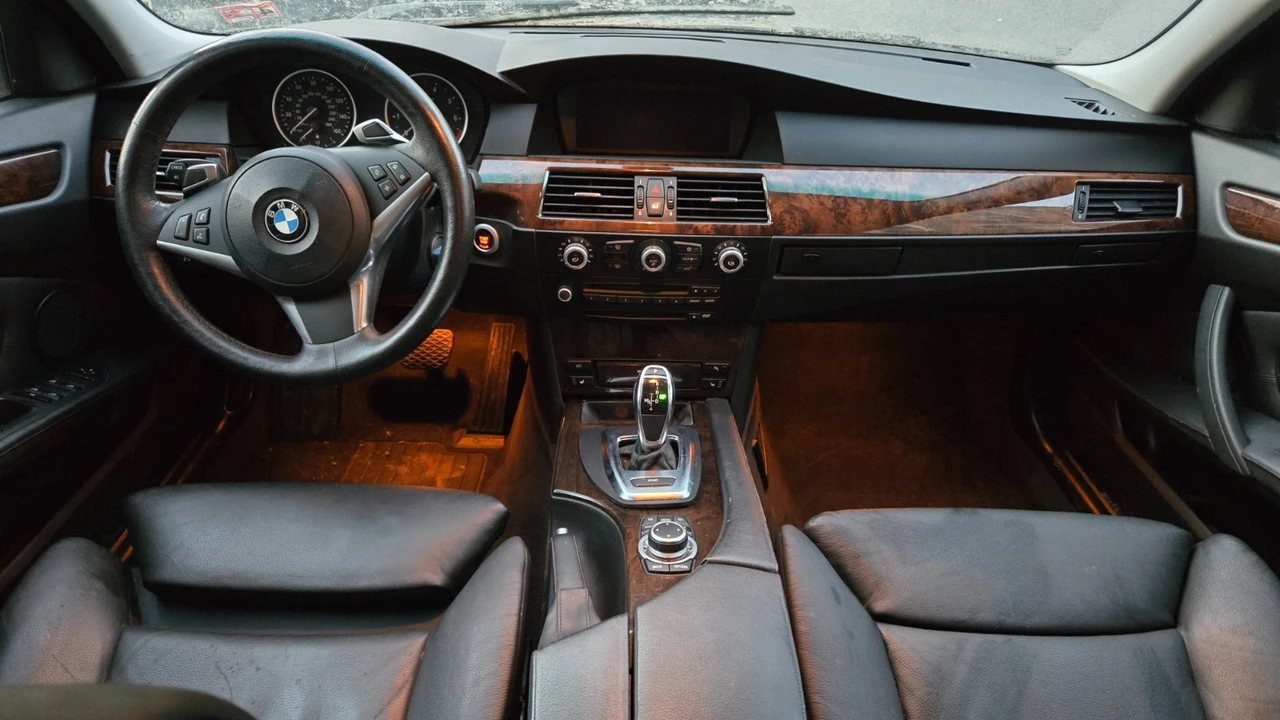 2009 BMW E60 5 Series Sedan - Image 9 of 16