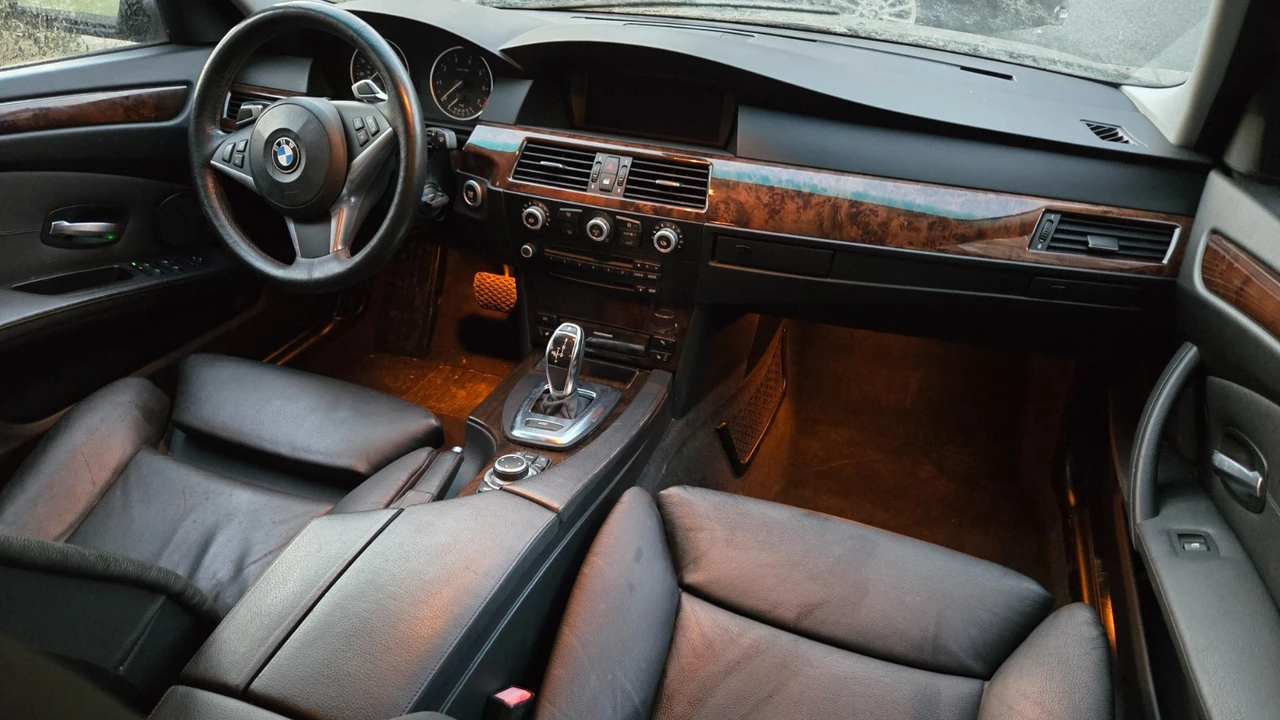 2009 BMW E60 5 Series Sedan - Image 10 of 16