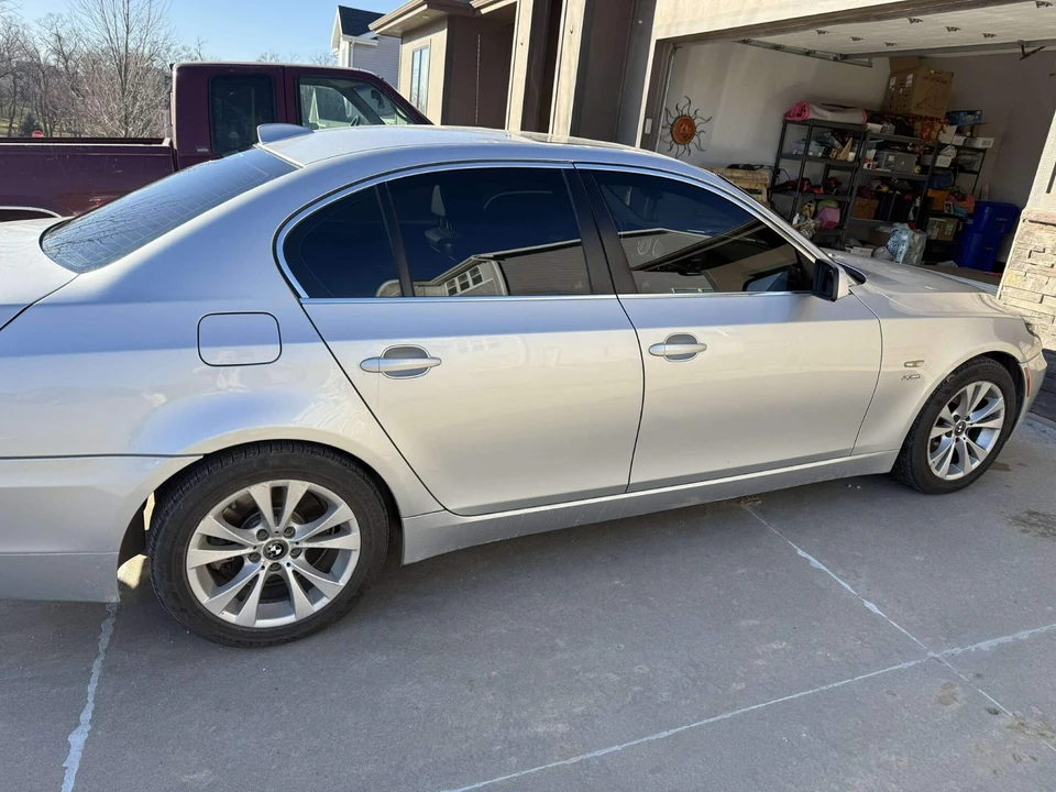 2009 BMW E60 5 Series Sedan - Image 3 of 6