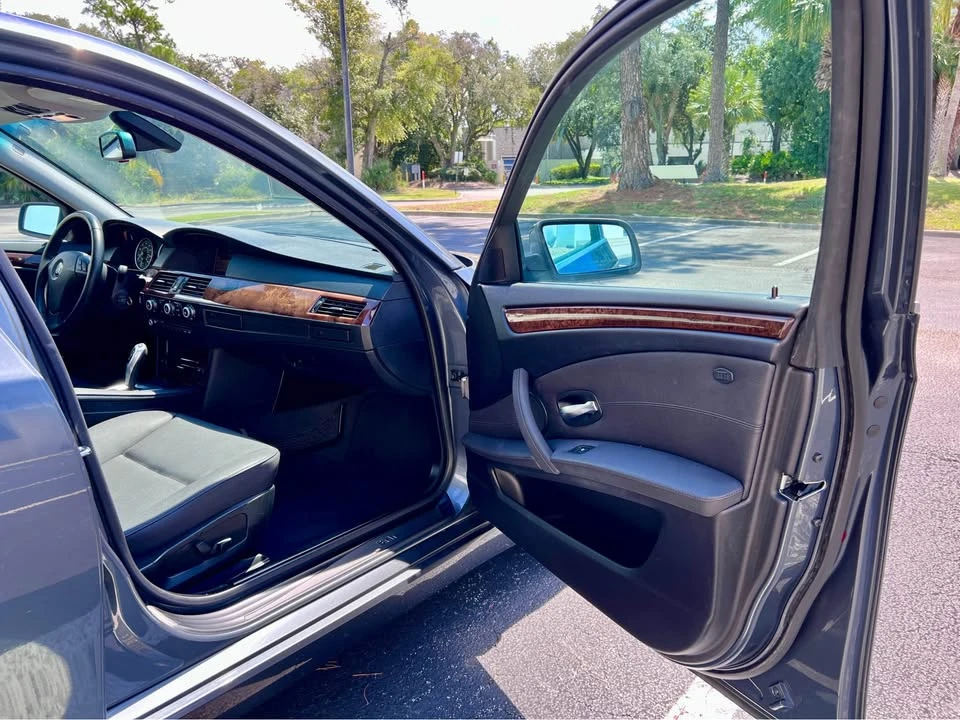 2009 BMW E60 5 Series Sedan - Image 11 of 19