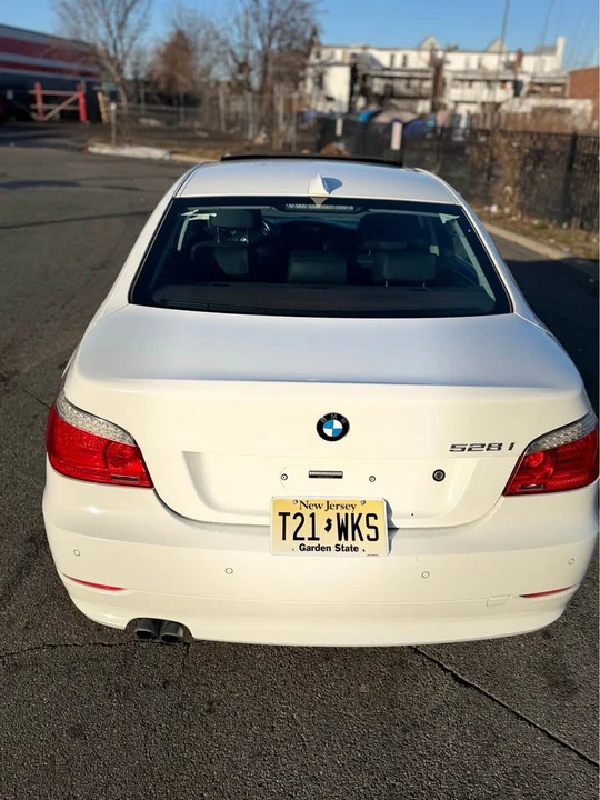 2009 BMW E60 5 Series Sedan - Image 5 of 15