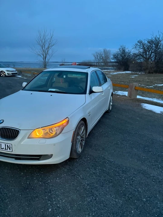 2009 BMW E60 5 Series Sedan - Image 2 of 8