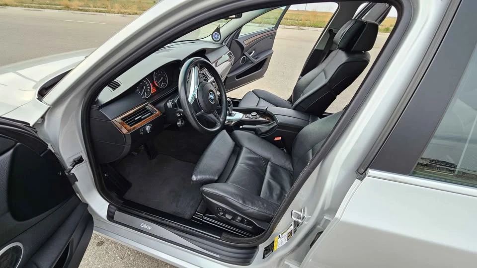 2009 BMW E60 5 Series Sedan - Image 9 of 15