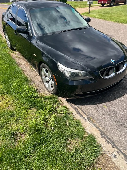 2009 BMW E60 5 Series Sedan - Image 2 of 3