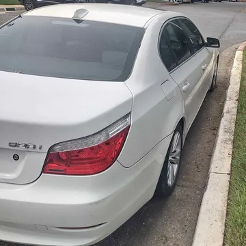 2009 BMW 5 Series 528i Sedan