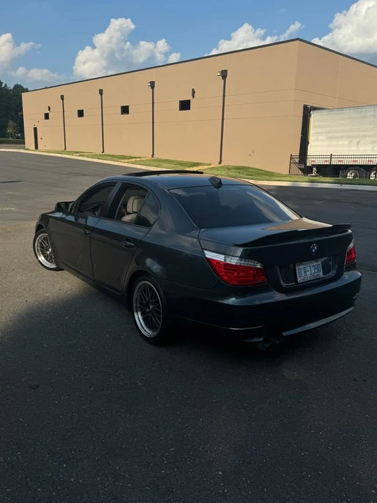 2009 BMW E60 5 Series Sedan - Image 2 of 6