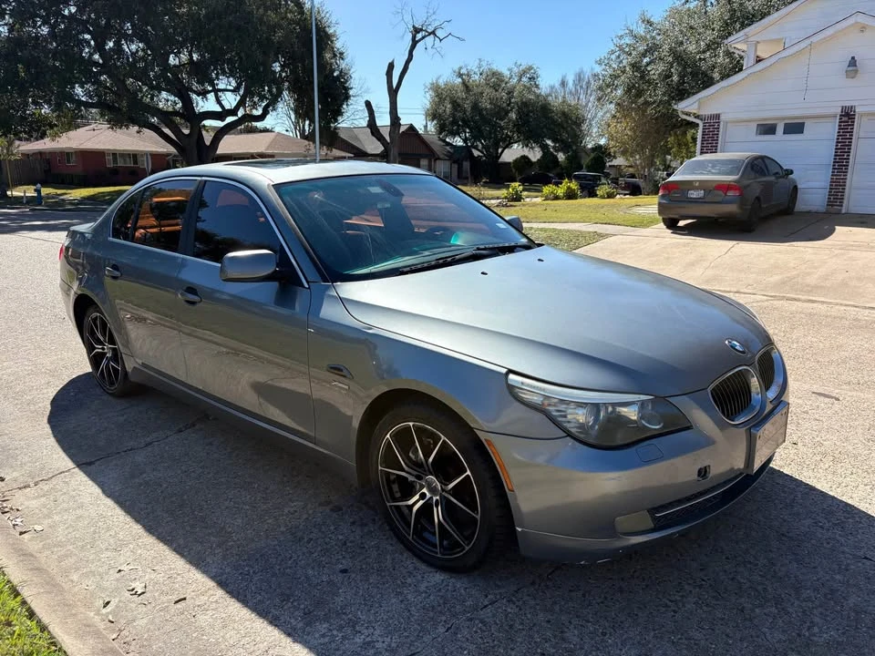 2009 BMW E60 5 Series Sedan - Image 2 of 6